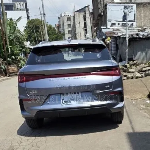 BYD E2 43 kWh 94 hp FWD 2025 Gray