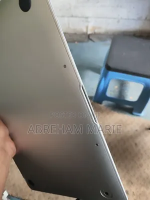 New Laptop Apple MacBook 2015 8GB Intel Core i5 SSD 128GB