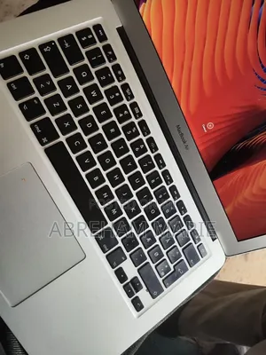 New Laptop Apple MacBook 2015 8GB Intel Core i5 SSD 128GB