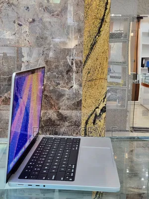 New Laptop Apple MacBook Pro 2024 M4 24GB Apple M4 Pro SSD 512GB