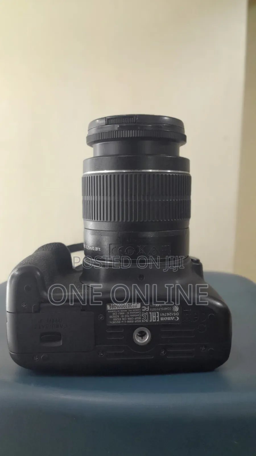  Canon Eos 2000d DSLR Camera 
