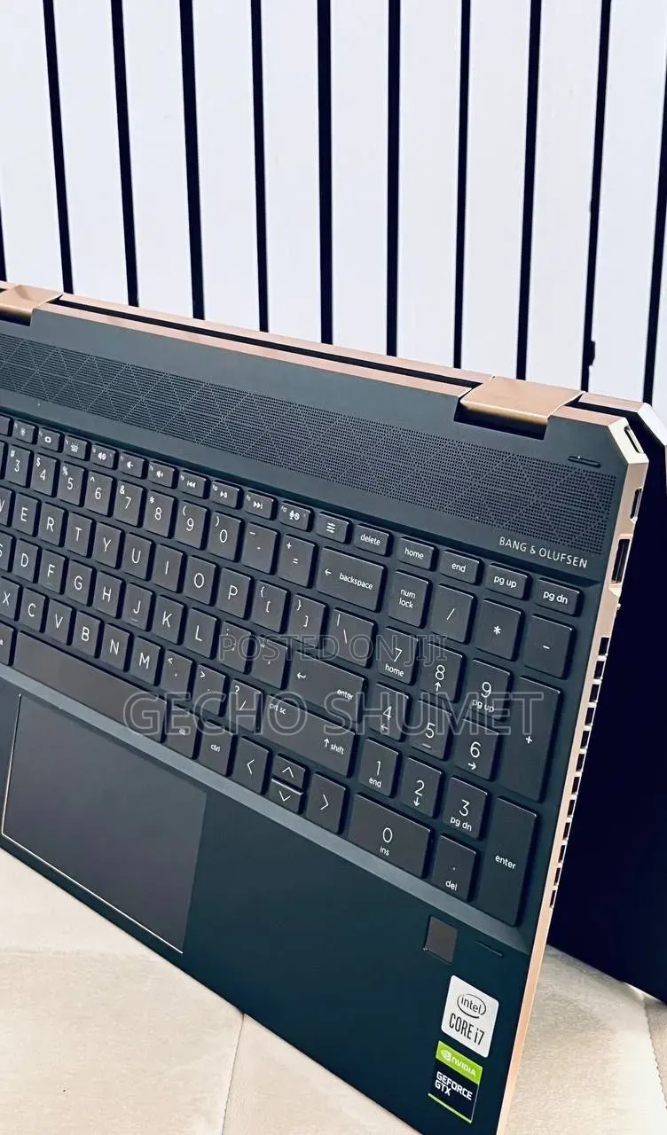 New Laptop HP Spectre 16GB Intel Core i7 SSD 1T