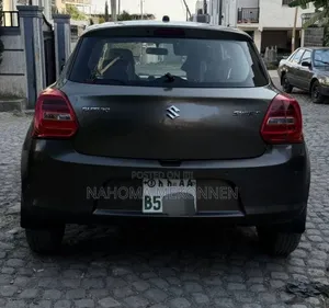 Suzuki Swift 2022 Gray