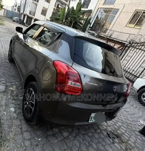 Suzuki Swift 2022 Gray