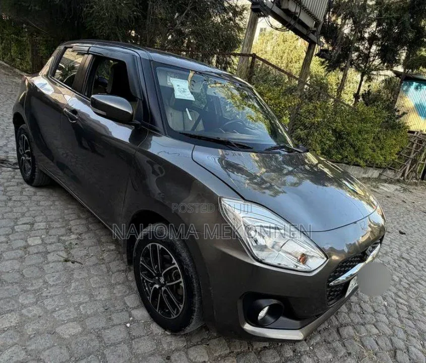 Suzuki Swift 2022 Gray