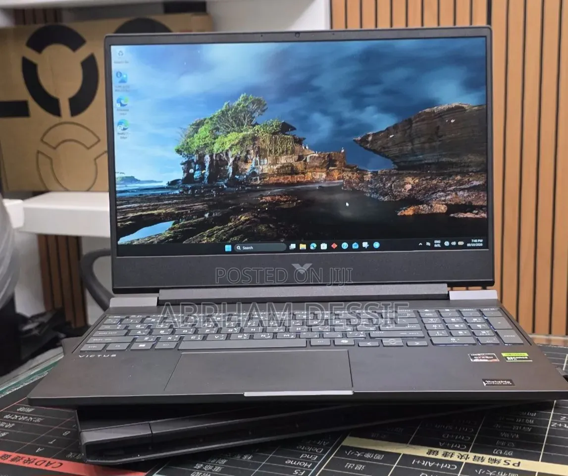 New Laptop HP 16GB AMD Ryzen 7 SSD 512GB