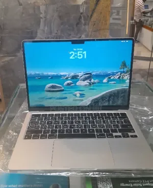 New Laptop Apple MacBook Air 2022 M2 16GB Apple M2 SSD 1T