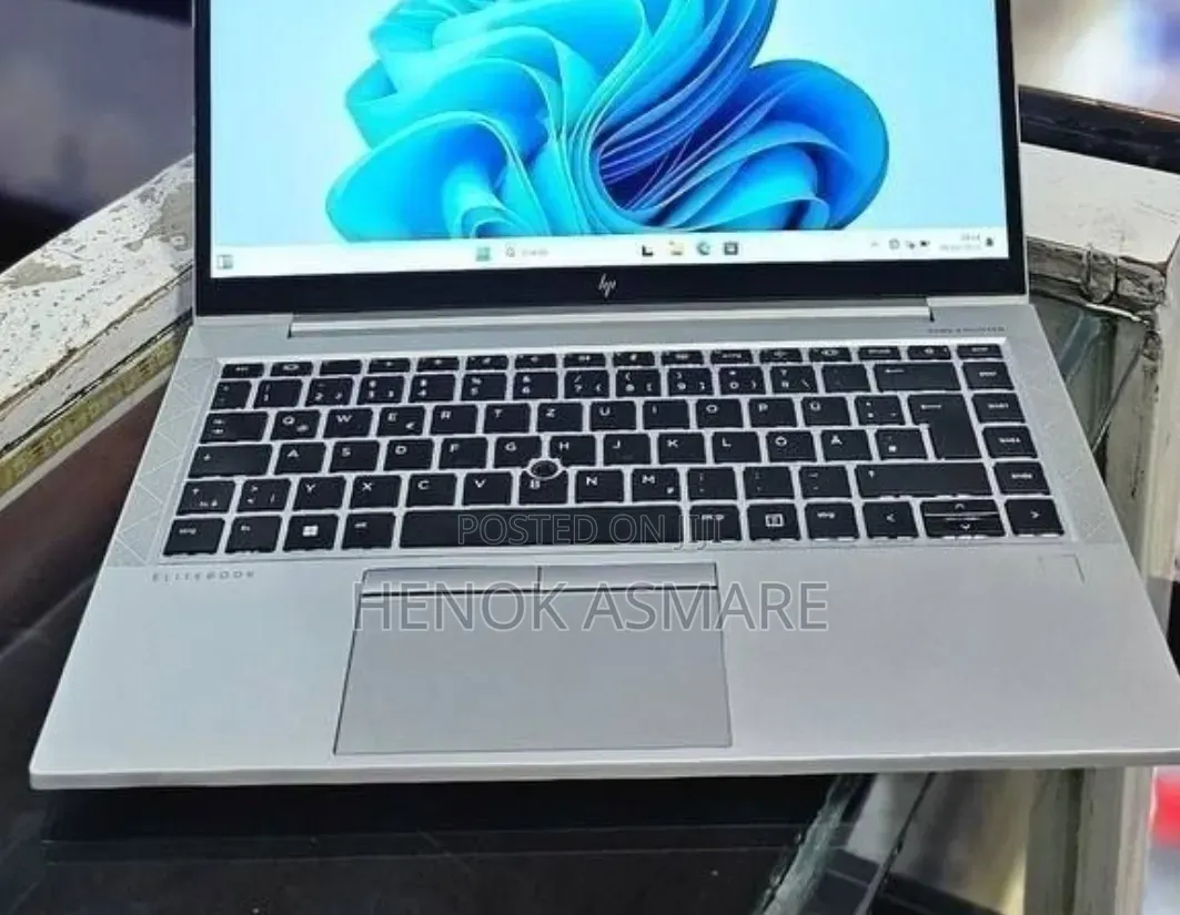 New Laptop HP EliteBook 840 G8 16GB Intel Core i5 SSD 512GB