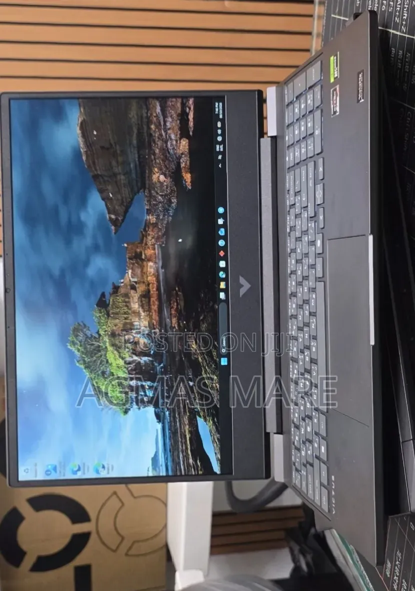 New Laptop HP Victus 16 16GB AMD Ryzen 7 SSD 512GB
