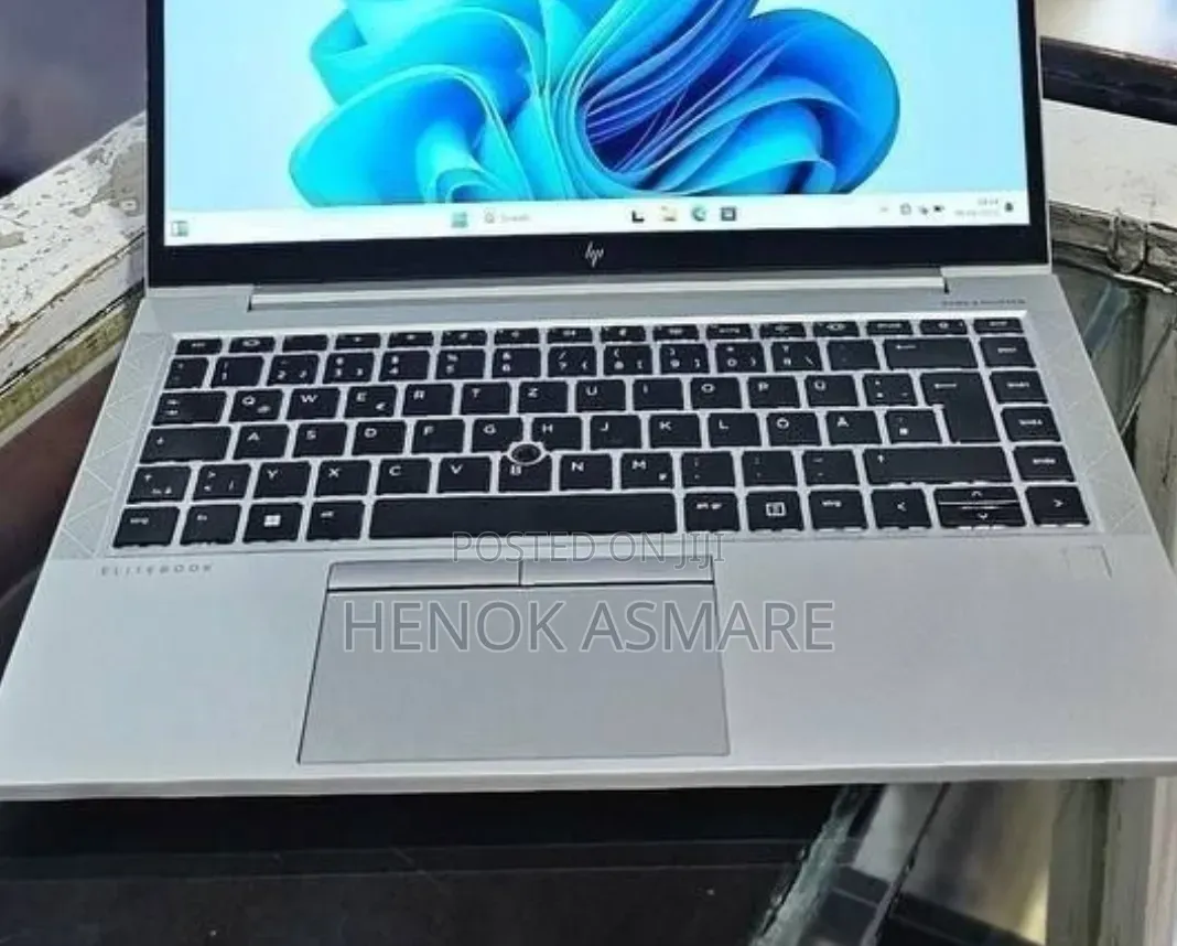 New Laptop HP EliteBook 840 G8 16GB Intel Core i5 SSD 512GB
