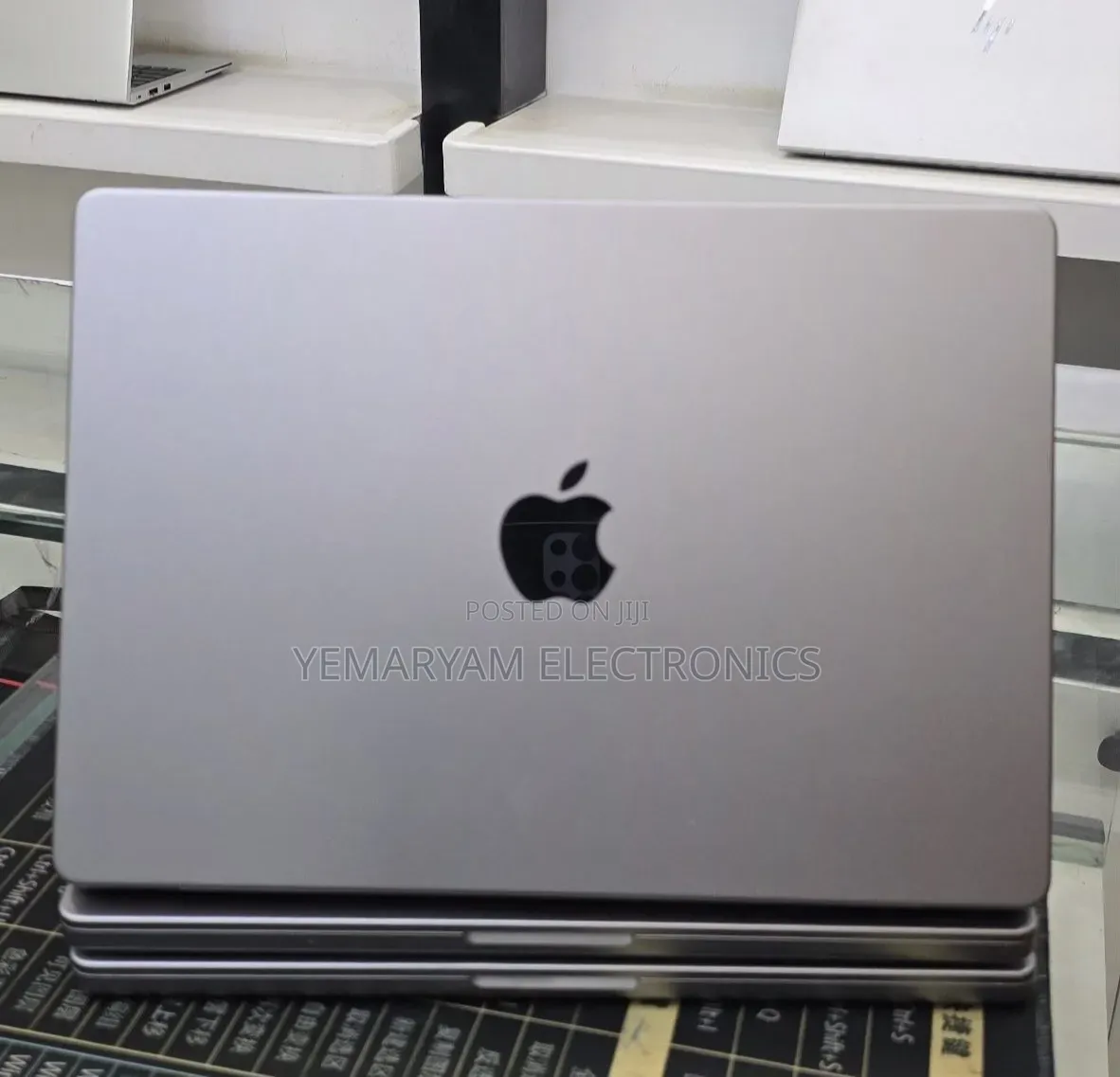 New Laptop Apple MacBook Pro 2021 M1 32GB Apple M1 Pro SSD 512GB