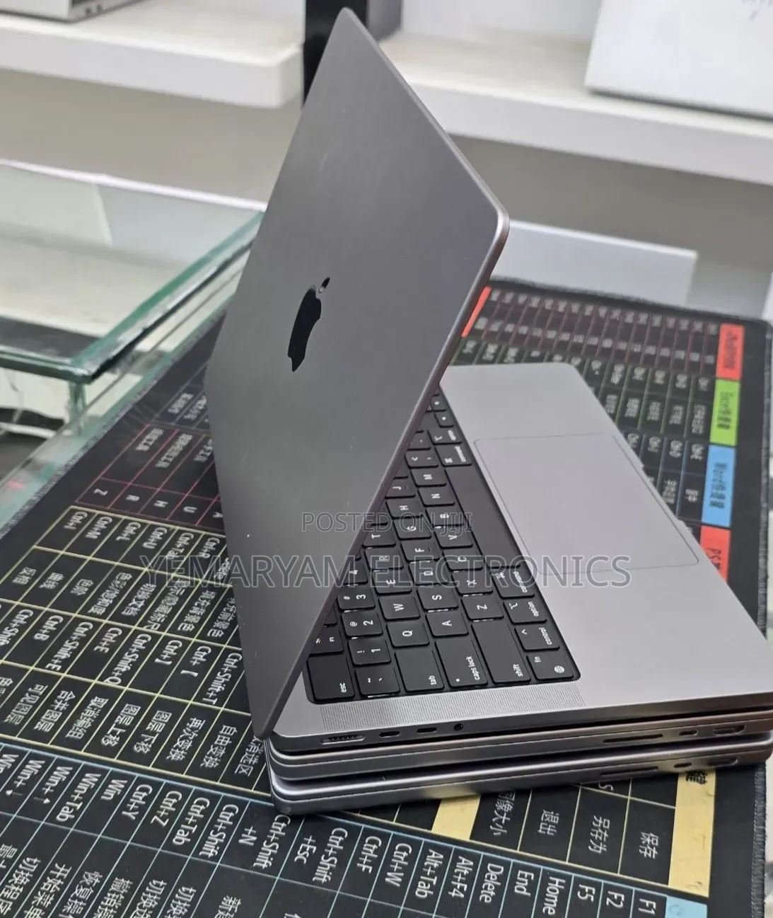 New Laptop Apple MacBook Pro 2021 M1 32GB Apple M1 Pro SSD 512GB