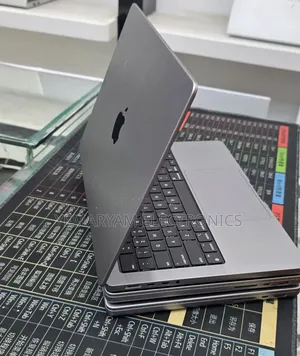 New Laptop Apple MacBook Pro 2021 M1 32GB Apple M1 Pro SSD 512GB