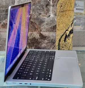 New Laptop Apple MacBook Pro 2024 M4 24GB Apple M4 Pro SSD 512GB