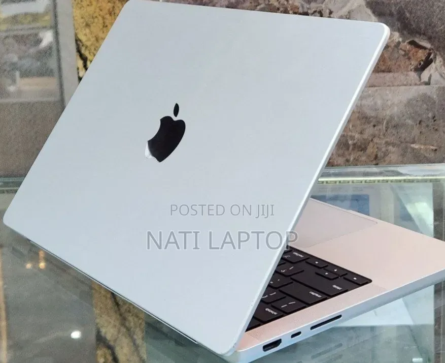 New Laptop Apple MacBook Pro 2024 M4 24GB Apple M4 Pro SSD 512GB