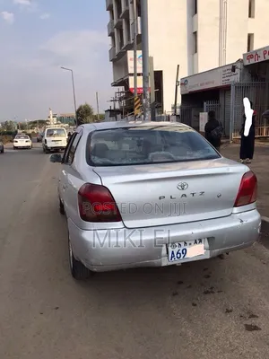 Toyota Platz 2001 Silver