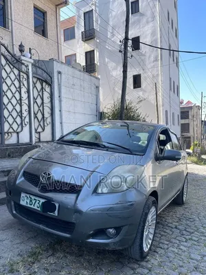 Toyota Yaris 2010 Gray