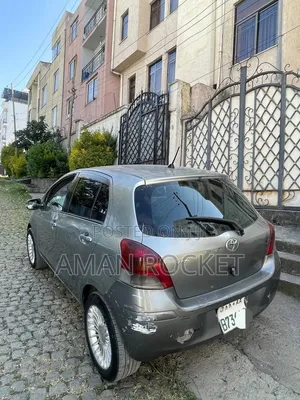 Toyota Yaris 2010 Gray