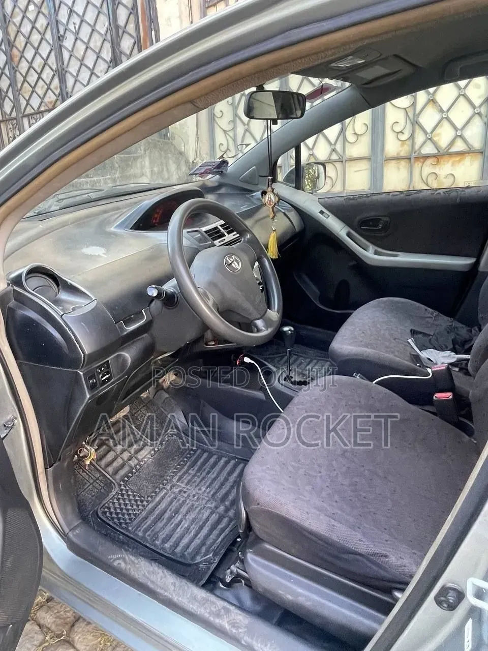 Toyota Yaris 2010 Gray