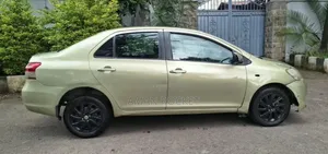 Toyota Yaris 2007 Gold