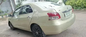 Toyota Yaris 2007 Gold
