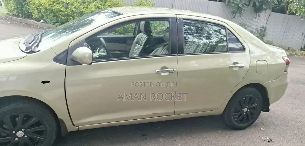 Toyota Yaris 2007 Gold
