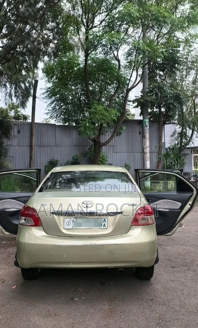 Toyota Yaris 2007 Gold