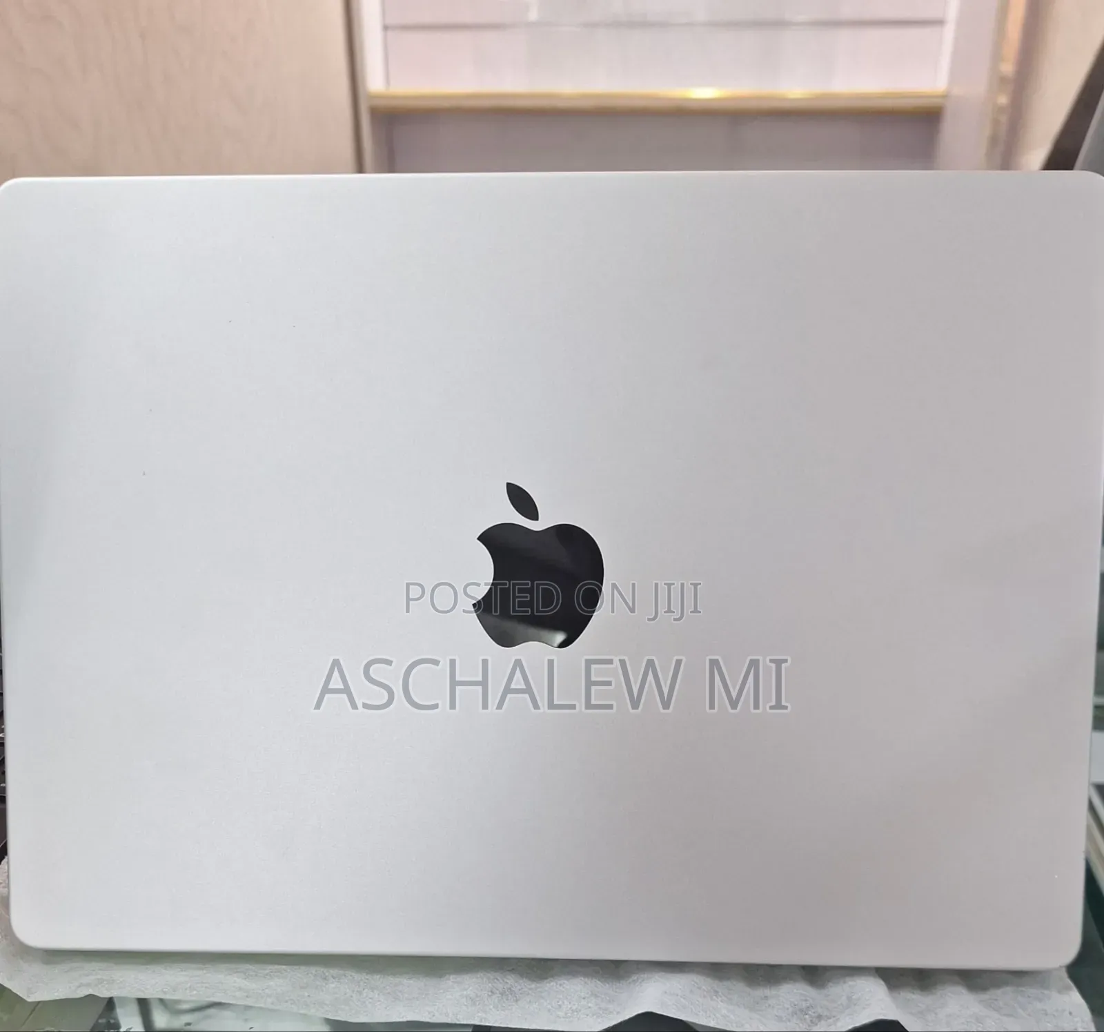 New Laptop Apple MacBook Pro 2024 M4 Pro 24GB Apple M4 Pro SSD 512GB