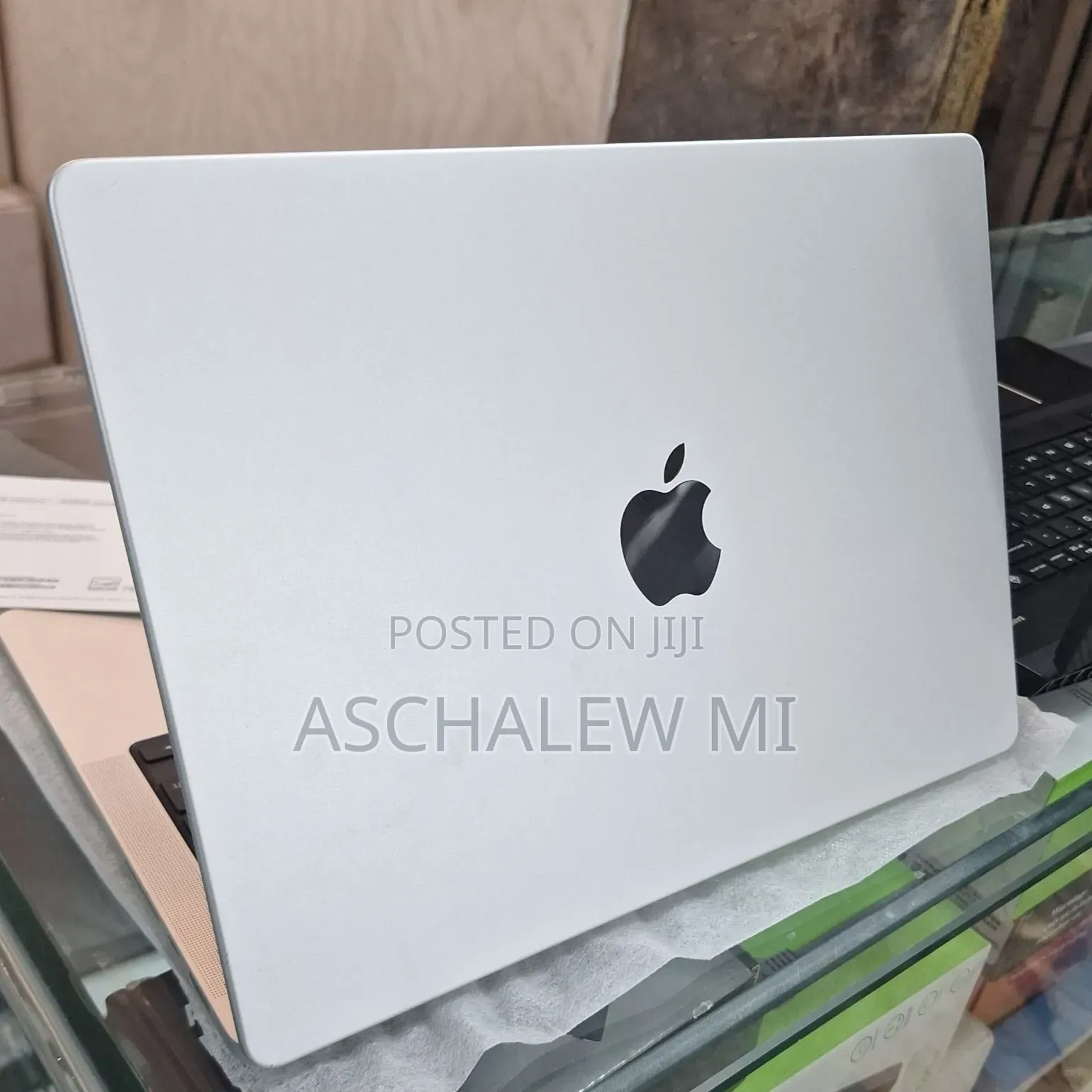 New Laptop Apple MacBook Pro 2024 M4 Pro 24GB Apple M4 Pro SSD 512GB