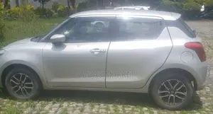 Suzuki Swift 2021 Silver