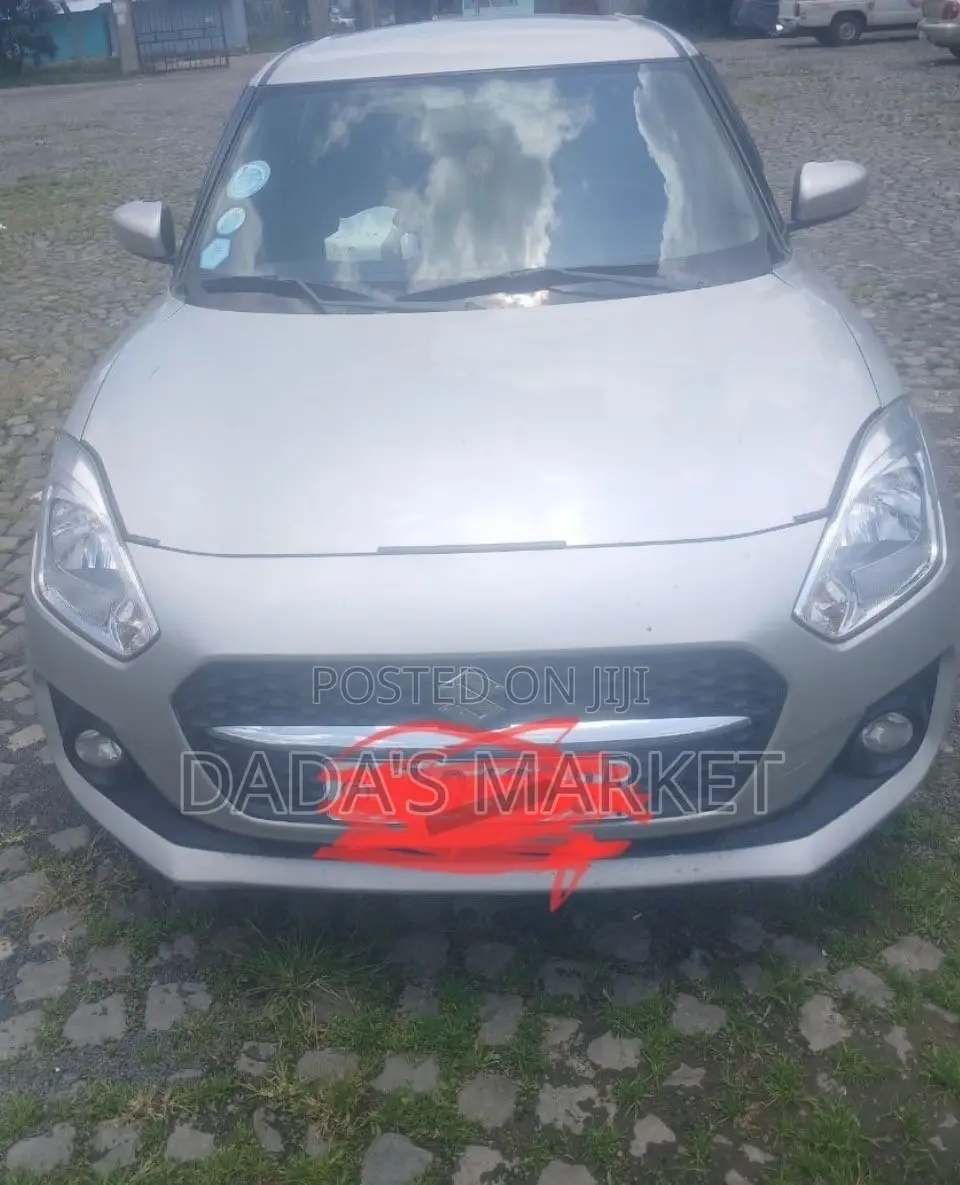 Suzuki Swift 2021 Silver