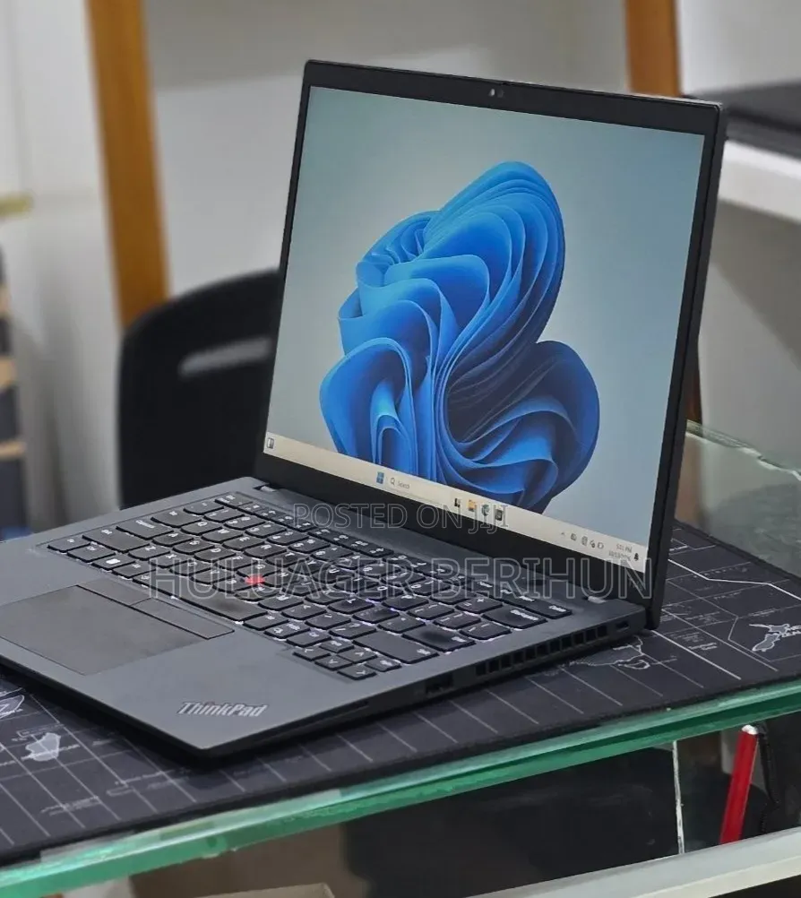 New Laptop Lenovo ThinkPad T14s Gen 2 16GB Intel Core i7 SSD 512GB