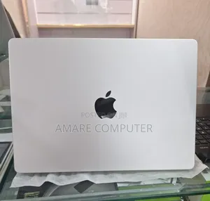 New Laptop Apple MacBook Pro 2024 M4 Pro 24GB Apple M4 Pro SSD 512GB