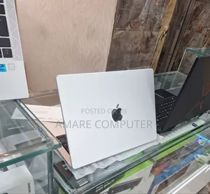 New Laptop Apple MacBook Pro 2024 M4 Pro 24GB Apple M4 Pro SSD 512GB