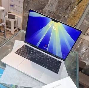 New Laptop Apple MacBook Pro 2024 M4 Pro 24GB Apple M4 Pro SSD 512GB