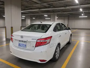 Toyota Yaris L Hatchback 5dr 2015 White