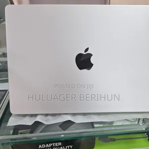 New Laptop Apple MacBook Pro 2024 M4 24GB Apple M4 Pro SSD 512GB