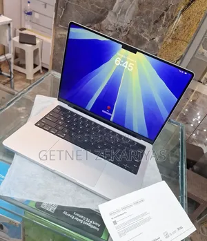 New Laptop Apple MacBook Pro 2024 M4 24GB Apple M4 SSD 512GB