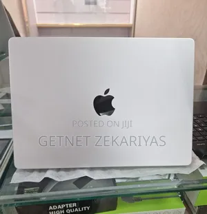 New Laptop Apple MacBook Pro 2024 M4 24GB Apple M4 SSD 512GB