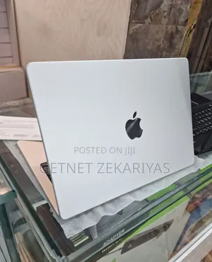 New Laptop Apple MacBook Pro 2024 M4 24GB Apple M4 SSD 512GB
