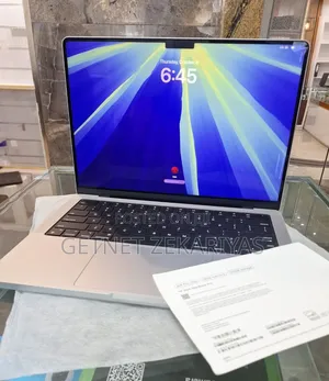 New Laptop Apple MacBook Pro 2024 M4 24GB Apple M4 SSD 512GB