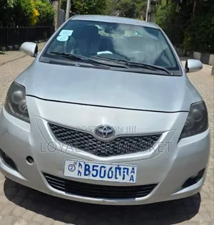 Toyota Yaris 2010 Silver
