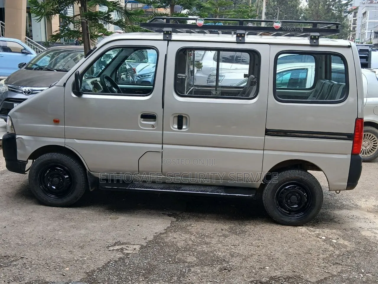Suzuki Eeco 2025 Silver