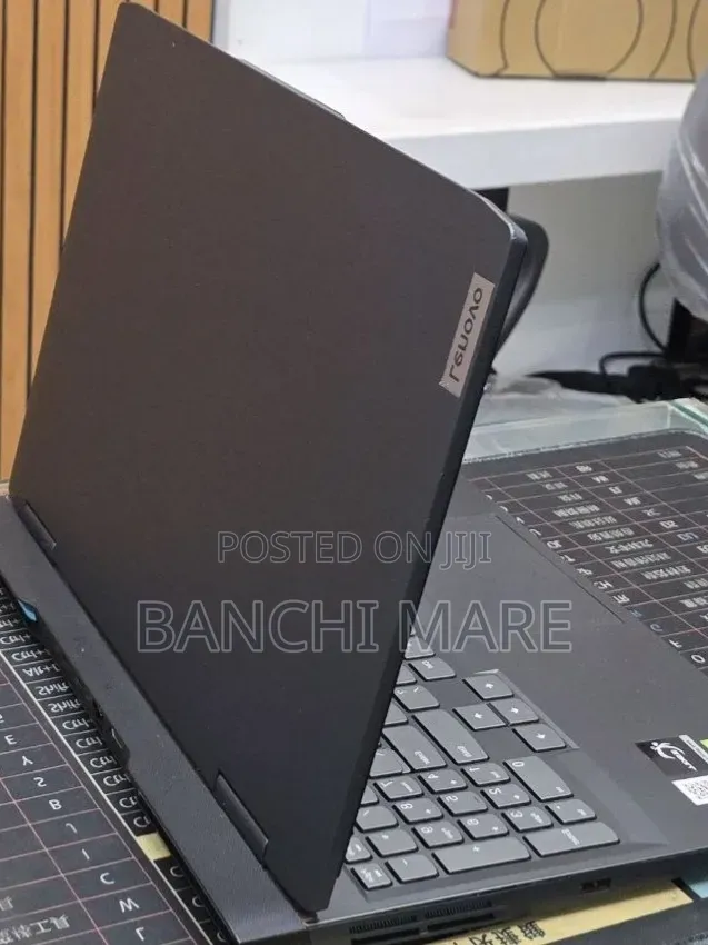 New Laptop Lenovo LOQ 15ARP9 16GB Intel Core i5 SSD 512GB
