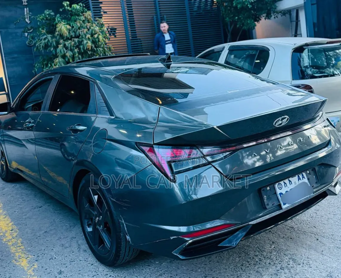 Hyundai Avante 2021 Gray