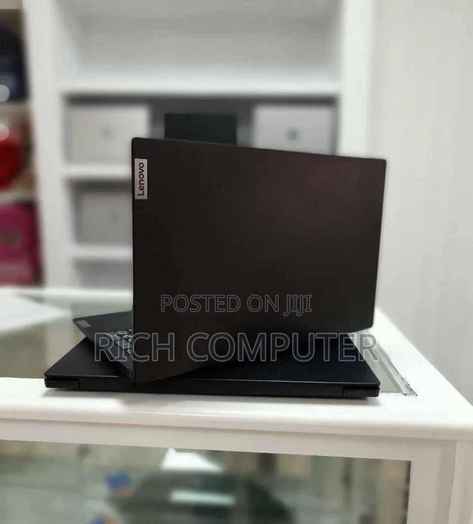 New Laptop Lenovo V15 8GB AMD Ryzen 3 SSD 256GB