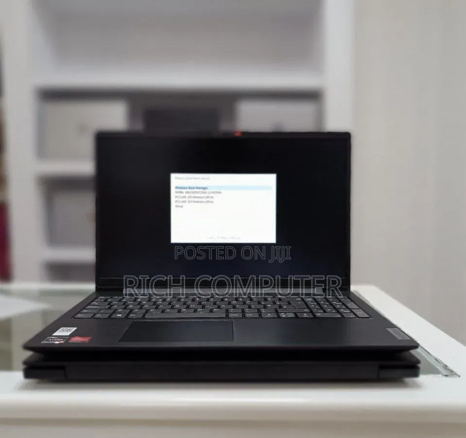New Laptop Lenovo V15 8GB AMD Ryzen 3 SSD 256GB