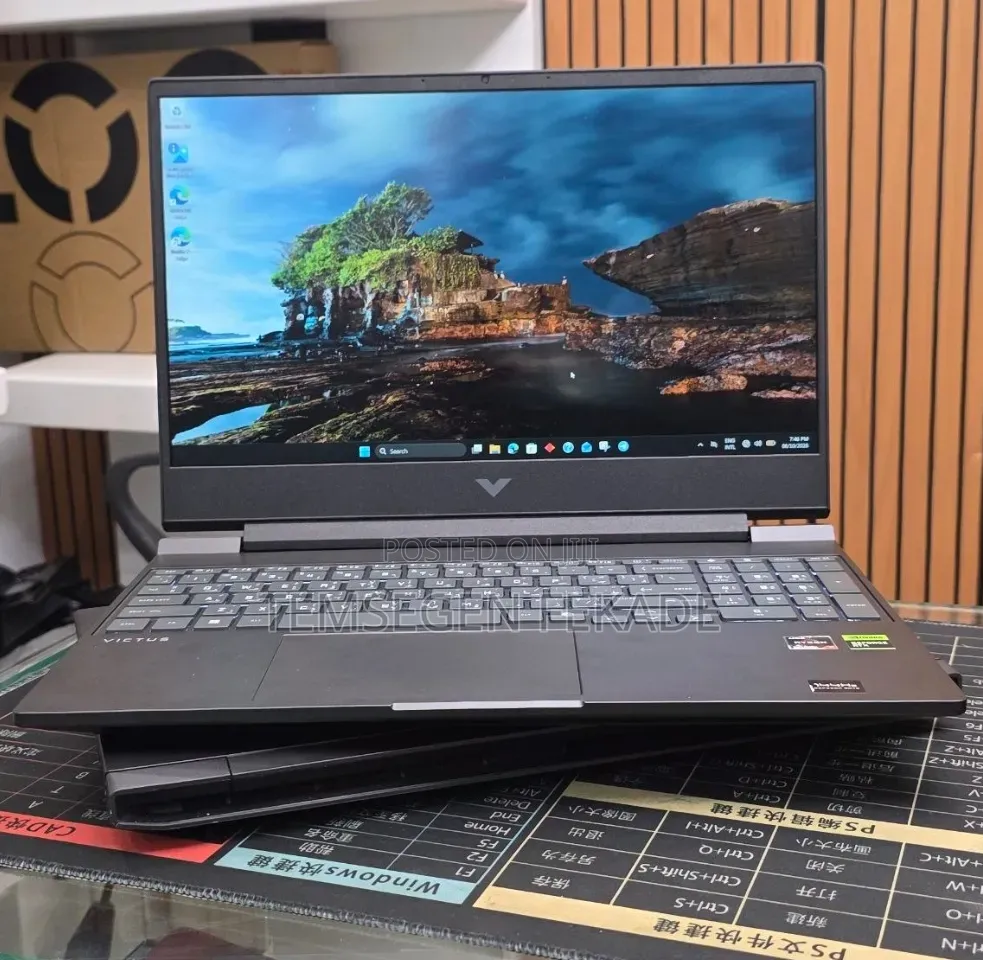 New Laptop HP Victus 16 16GB AMD Ryzen 7 SSD 512GB