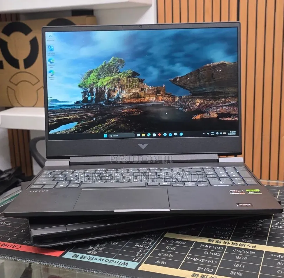 New Laptop HP Victus 16 16GB AMD Ryzen 7 SSD 512GB