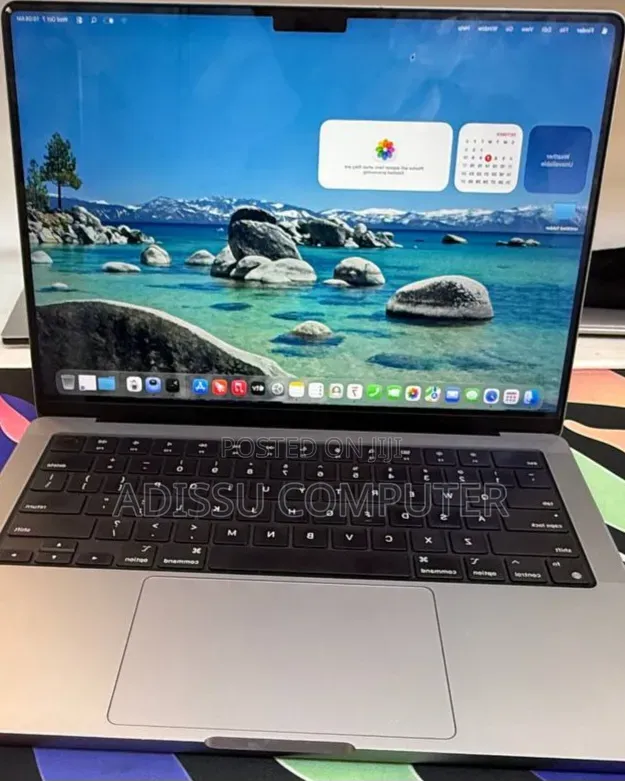 New Laptop Apple MacBook Pro 2023 M3 Pro 8GB Apple M3 Pro SSD 512GB